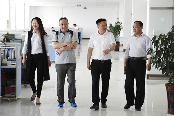 Nanjing Chengyu Machinery Company Leaders to Visit Our Group for Cooperation