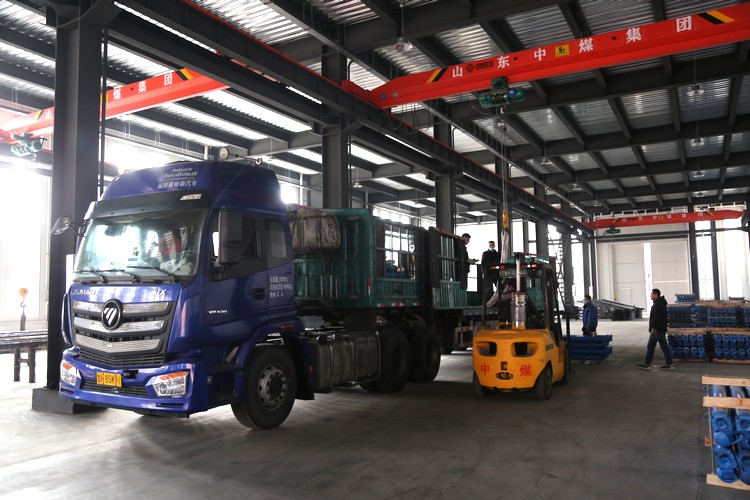 China Coal Group Sent A Batch Of Hydraulic Props To Jincheng, Shanxi